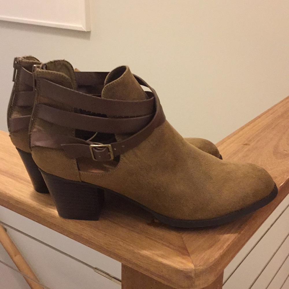 Dolce Vita buckle booties